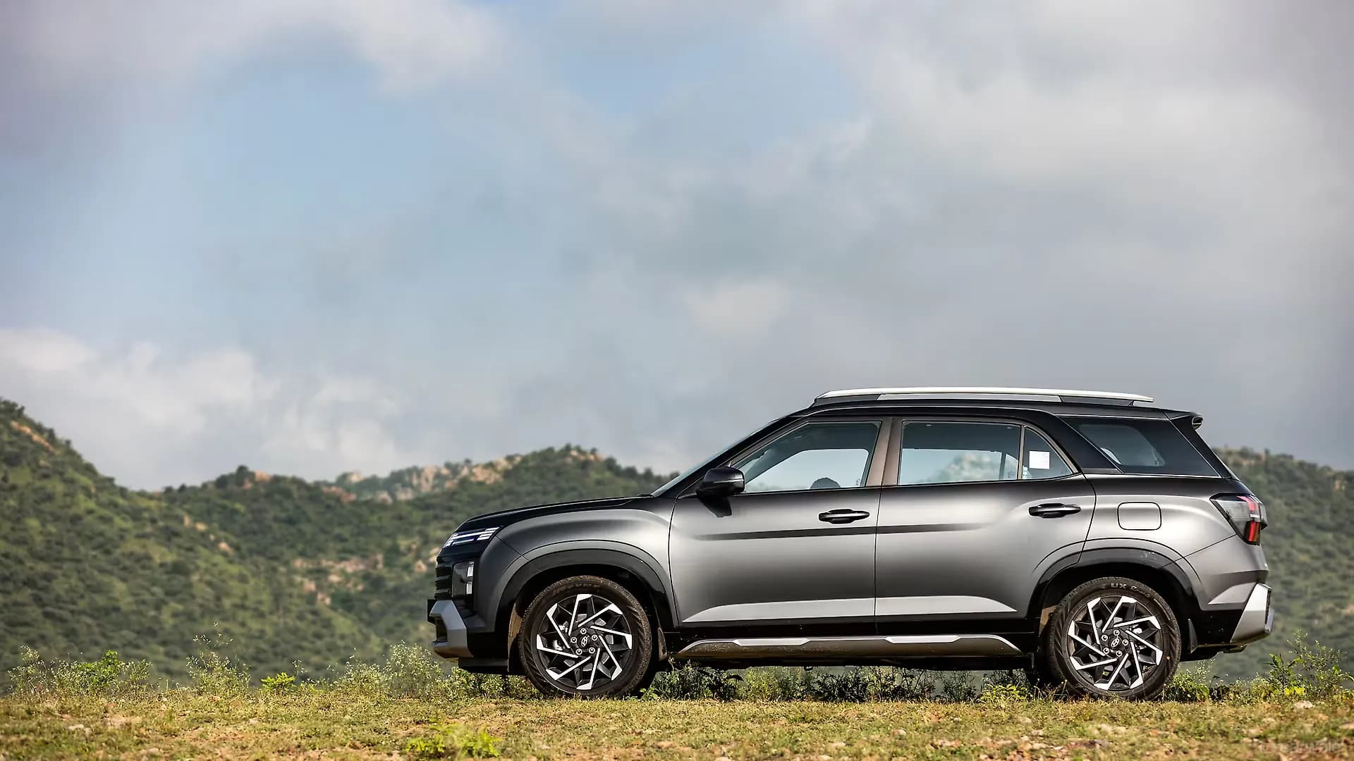 HYUNDAI ALCAZAR thumbnail 2
