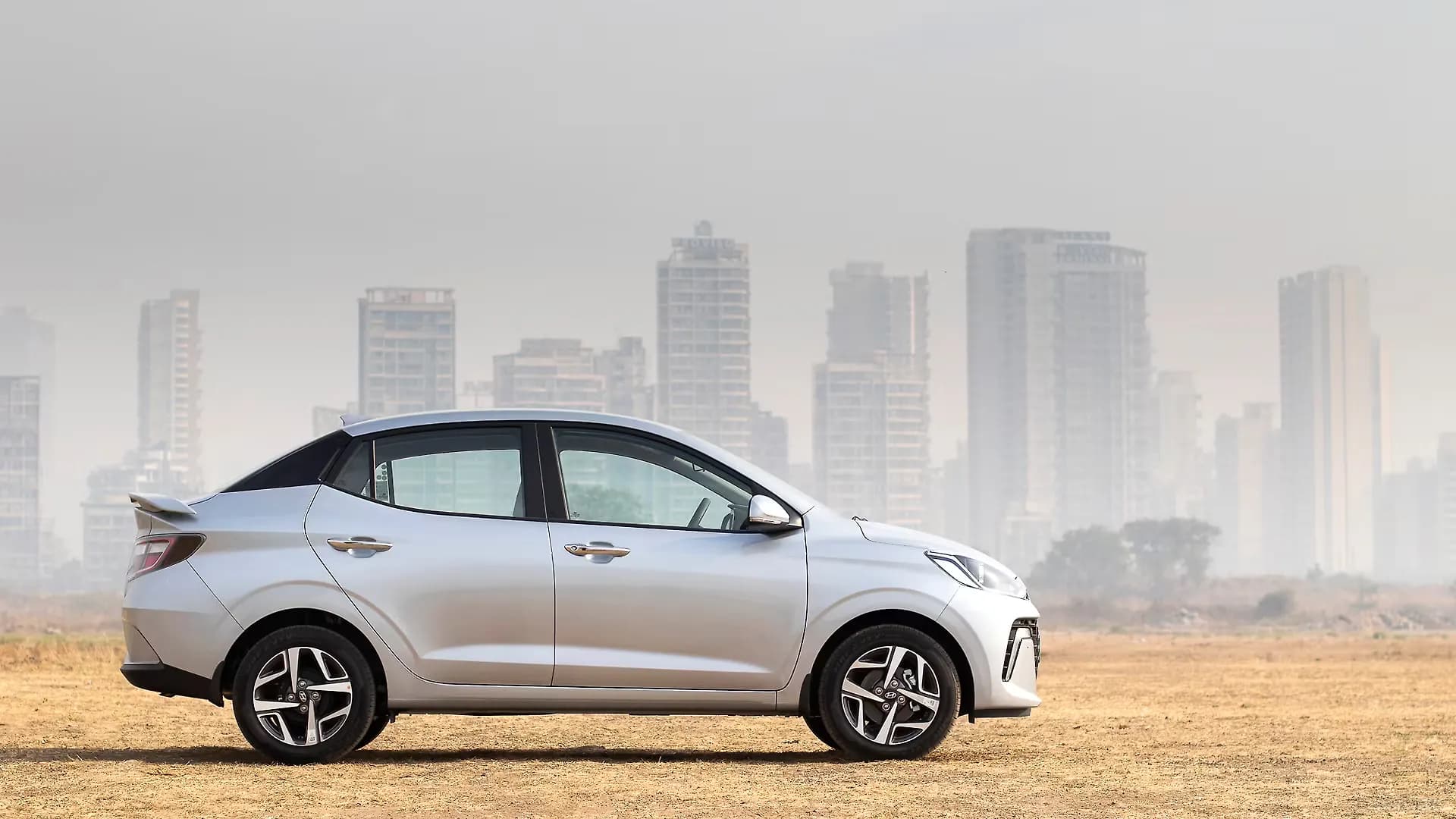 HYUNDAI AURA thumbnail 4