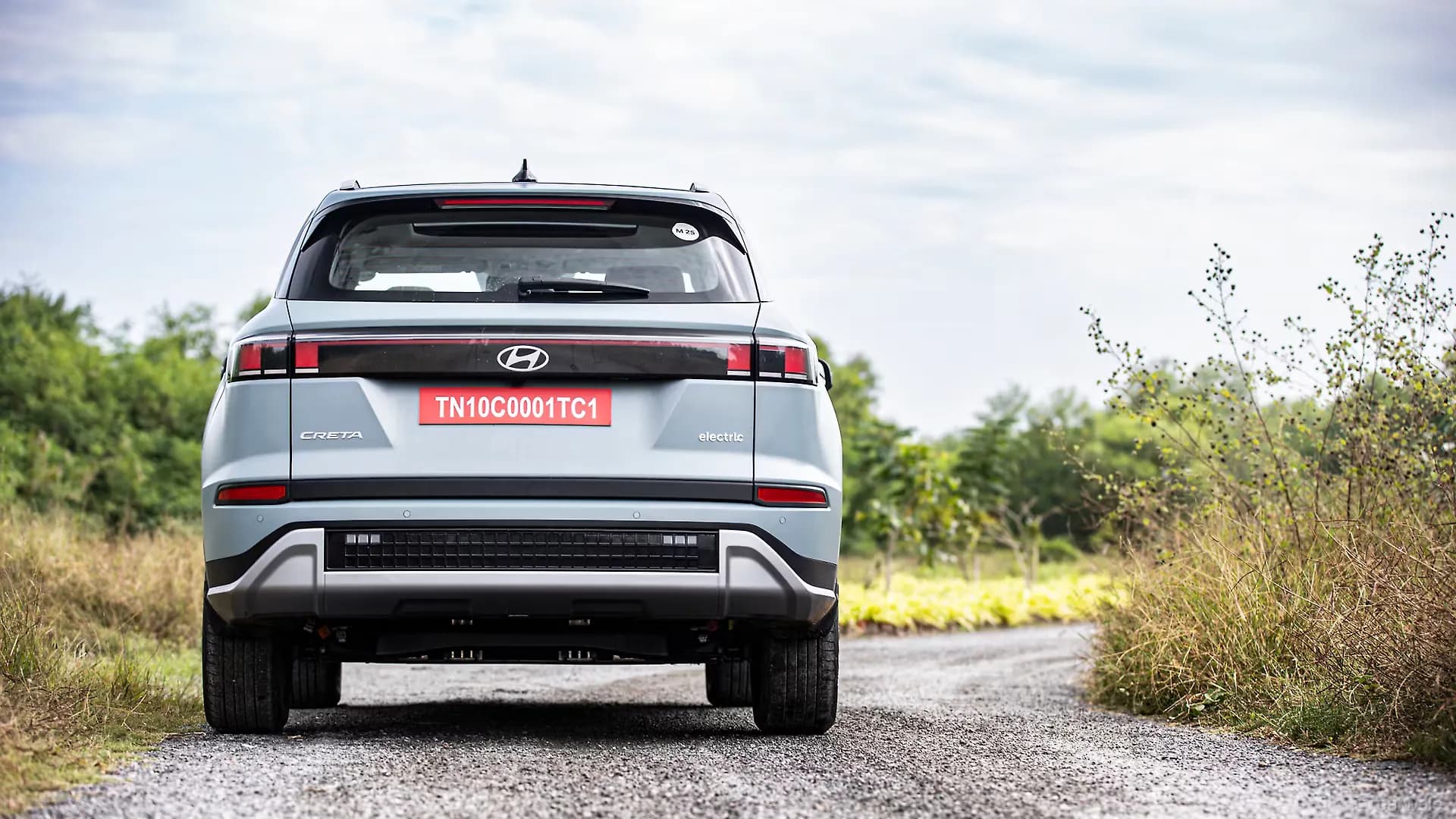 HYUNDAI CRETA EV thumbnail 3