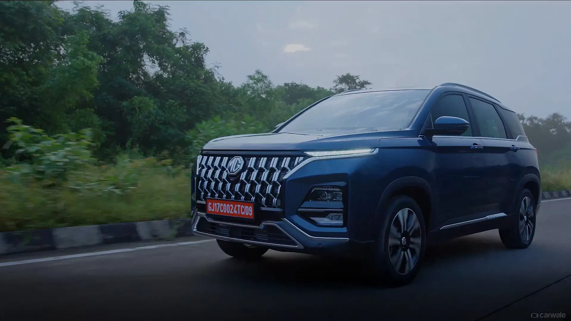MG HECTOR PLUS thumbnail 2