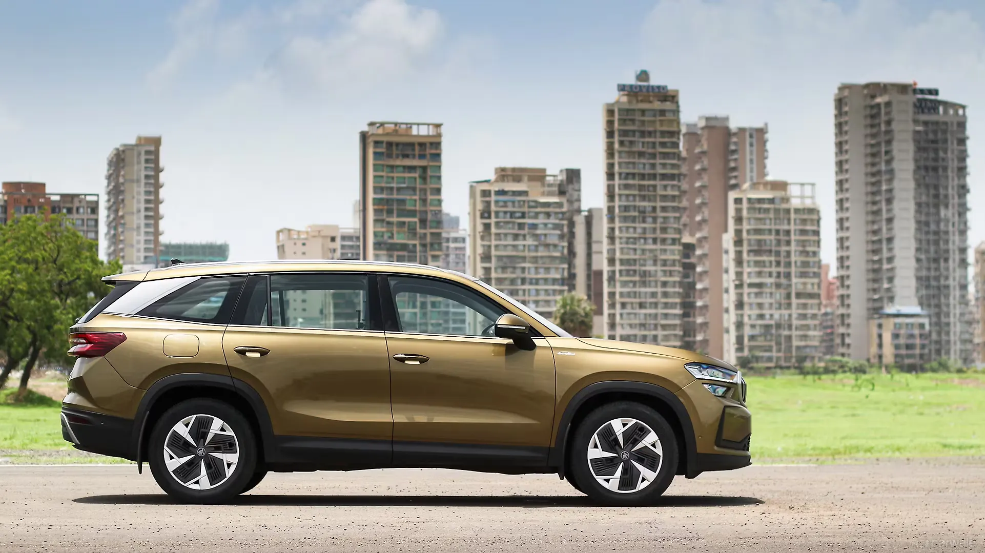 SKODA KODIAQ thumbnail 4