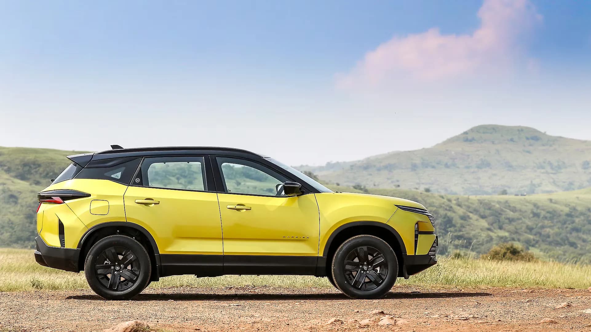TATA HARRIER thumbnail 4