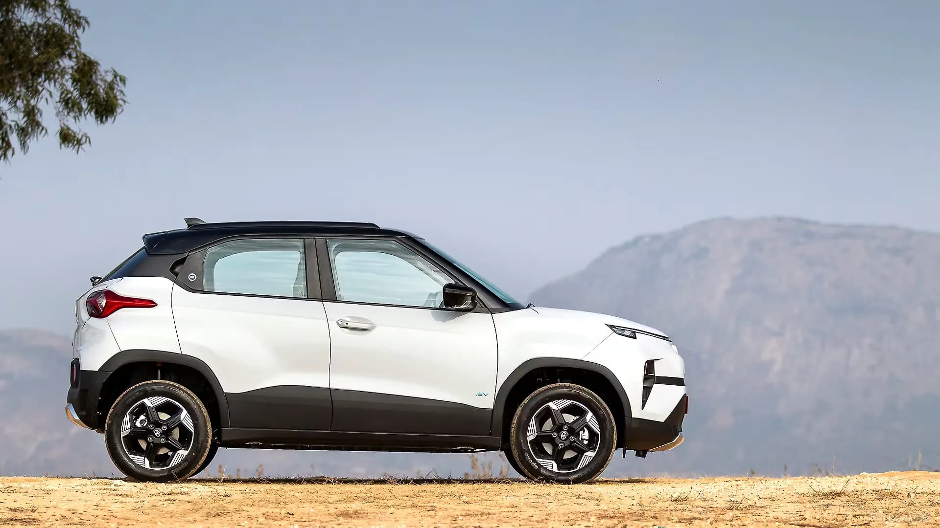 TATA PUNCH EV thumbnail 4