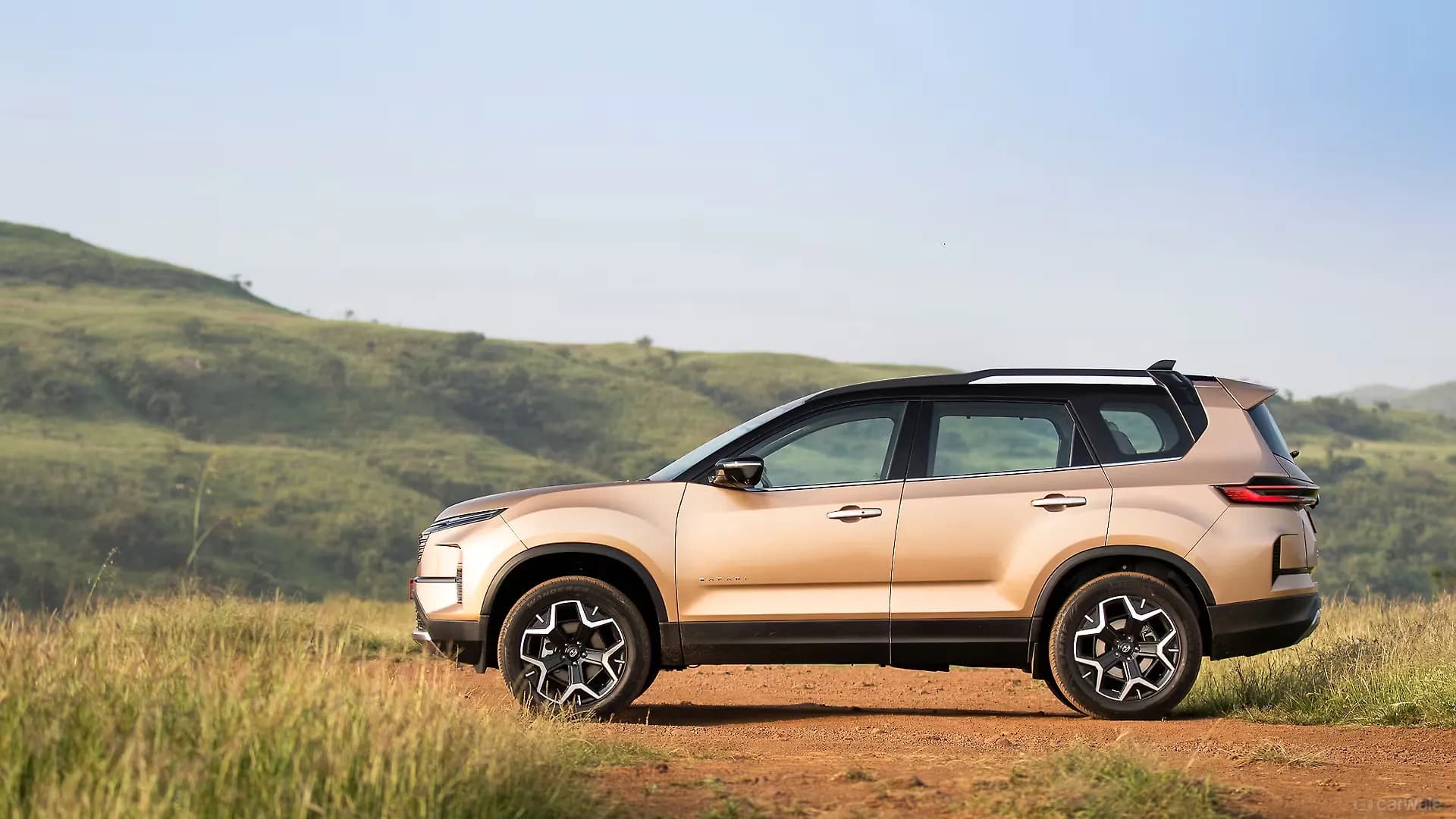 TATA SAFARI thumbnail 2
