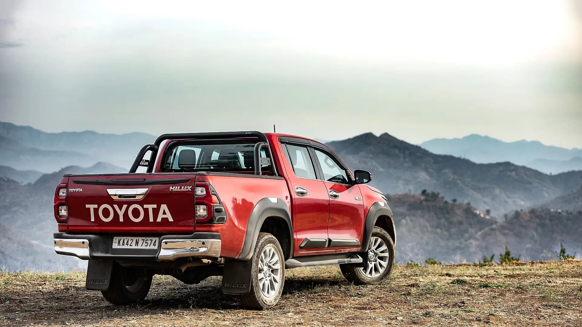 TOYOTA HILUX thumbnail 2