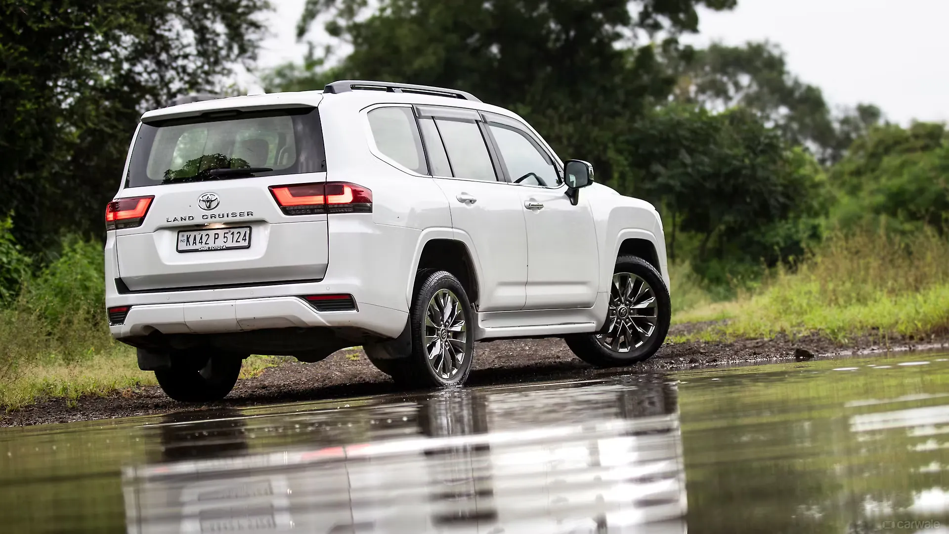 TOYOTA LAND CURISER thumbnail 3