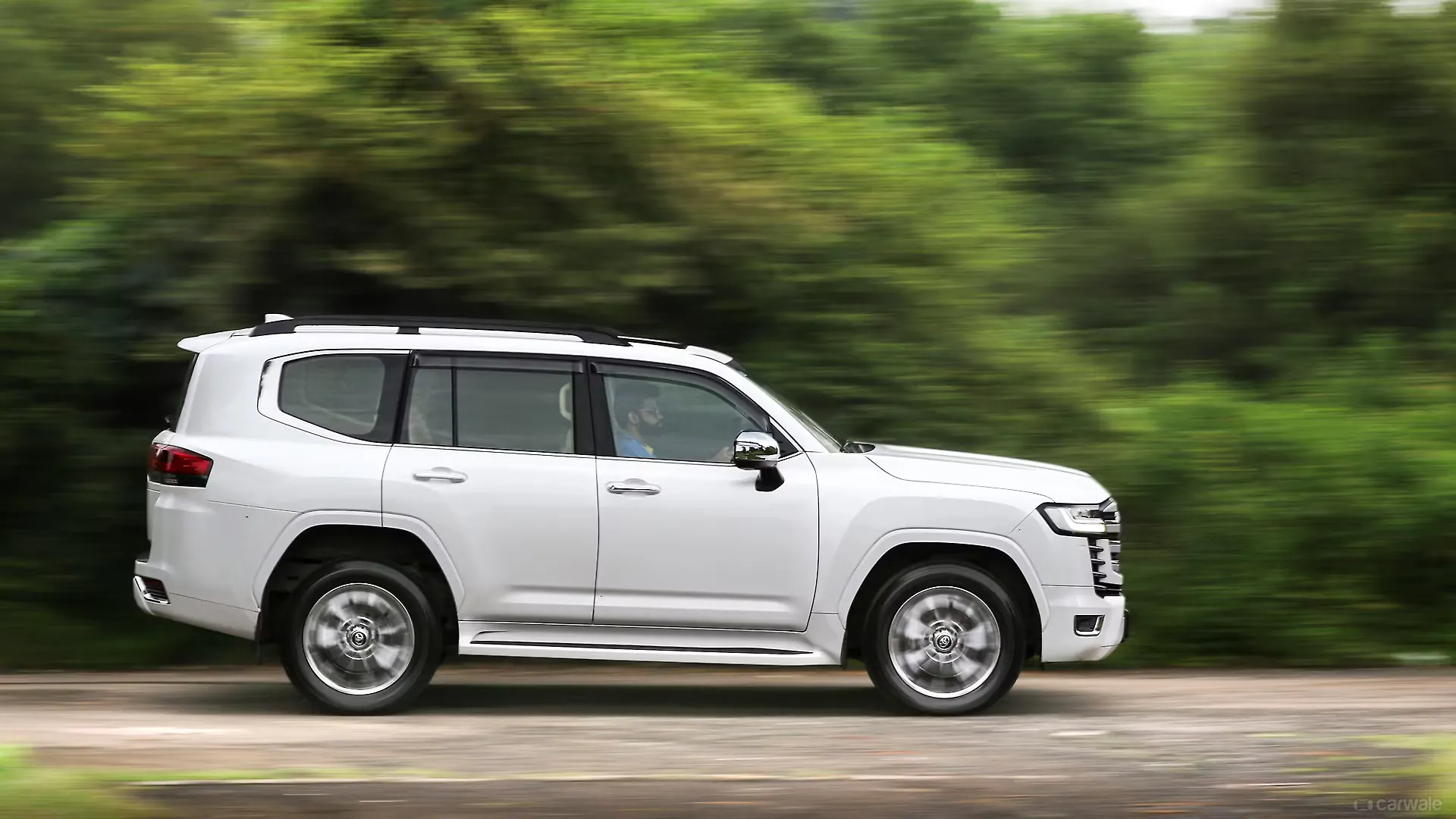 TOYOTA LAND CURISER thumbnail 4